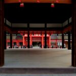 舞殿より楼門をみる　京都・下鴨神社
