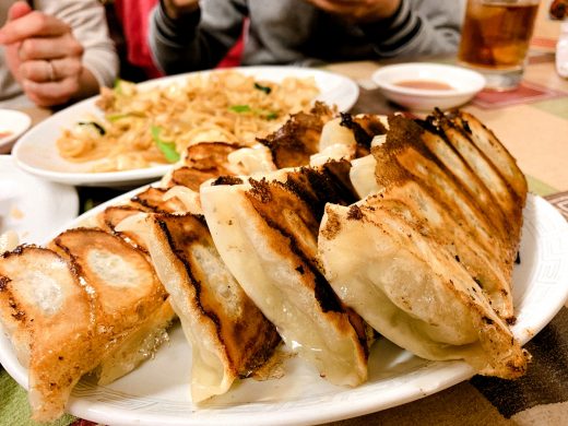 餃子店　満園