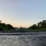 京都の川　鴨川の夕暮れ時