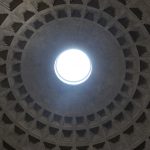 パンテオンの採光窓　オクルス　イタリア