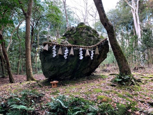 出雲大神宮　磐座