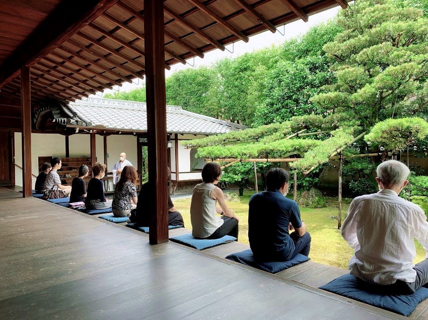 大徳寺大慈院　座禅