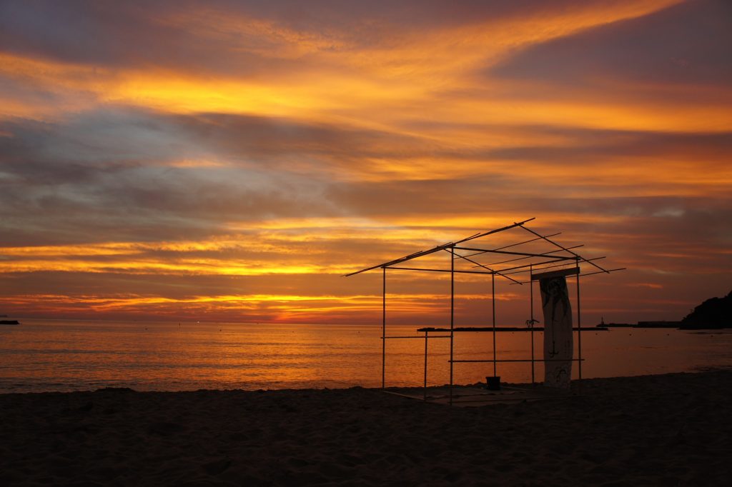 竹の茶室「帰庵」での夕日ヶ浦の茶会