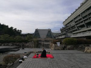 近代的な建築と竹の茶室 2017年3月 国立京都国際会館