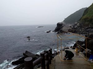 日本神話の聖地、オノコロ島で雨の中茶会 2015年9月 淡路島