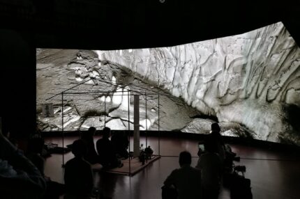 KYOTOGRAPHIE2017インスタレーション「ショーヴェ洞窟茶会」　2017年5月　京都市文化博物館