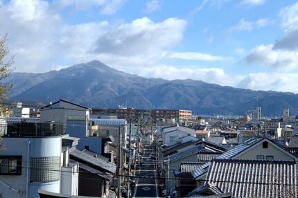 建勲神社の参道
