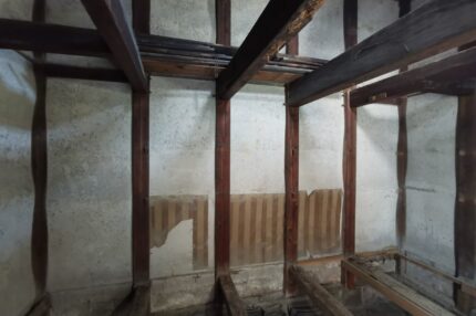 蔵改修工事　内部解体