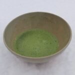 雪中茶会　雪の中で抹茶を頂く