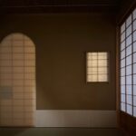 フランス・パリ茶室、六覚庵の茶道口、下地窓、障子