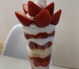 いちごパフェ　クリケット　京都平野